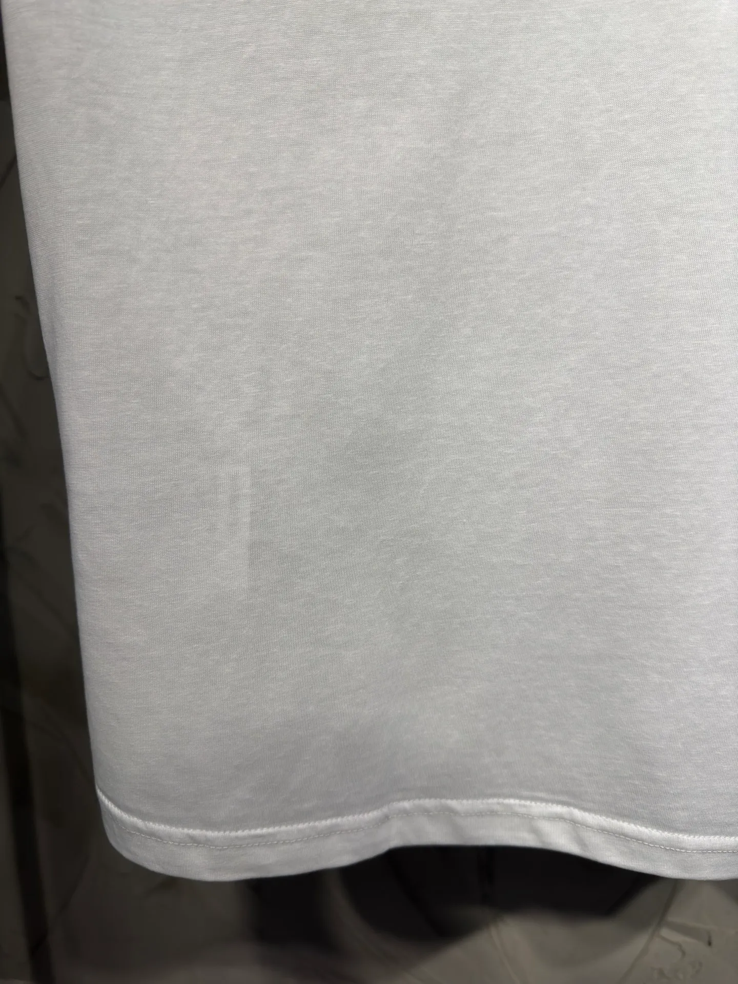 Acne Studios High Quality Classic Series minimalist dark printed logo, 26ss autumn and winter New Arrival new color, short-sleeved and long-sleeved bottoming shirt made by Acne, imported machine hot stamping process in the front and center, low-key and noble snowflake cotton fabric with slightly transparent texture, comfortable and Breathable. The short sleeves are refreshing and casual, and the long sleeves are suitable for layering. Round neck and loose version, regardless of body shape, same style for men and women. The wardrobe is always missing a basic white T Sizes: S M L XL